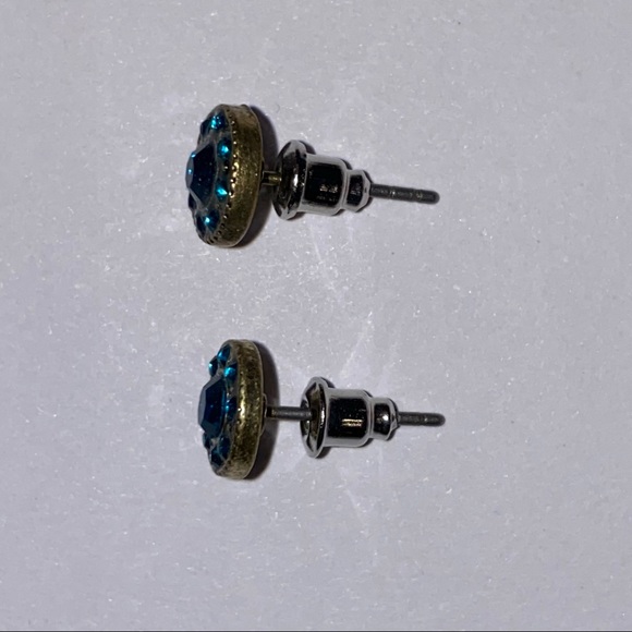 Blue stud earrings - Picture 5 of 5